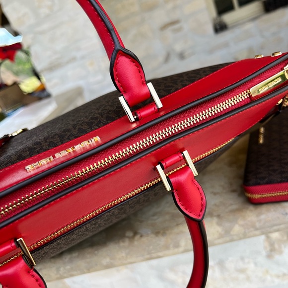 Michael Kors Travel Large NS tote& large continental wallet - Picture 5 of 13